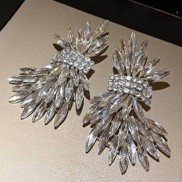 Silver Fancy elegant Women's rhinestone glam Earrings - Picture 5 of 8